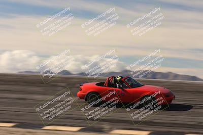 media/Jan-04-2026-SCCA SD (Sun) [[defc442887]]/4-Novice Group/Session 2 Bowl Speed Pans/